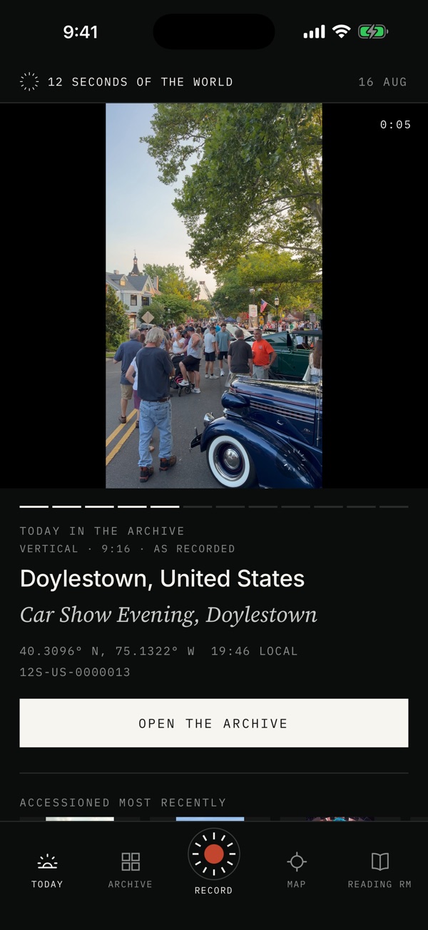 12 Seconds of the World — the daily archive view on iPhone